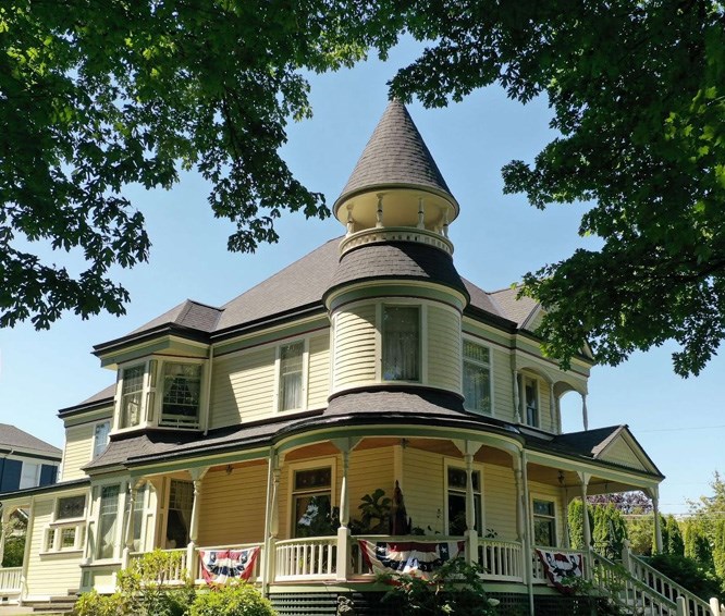 Historic home with replacement siding