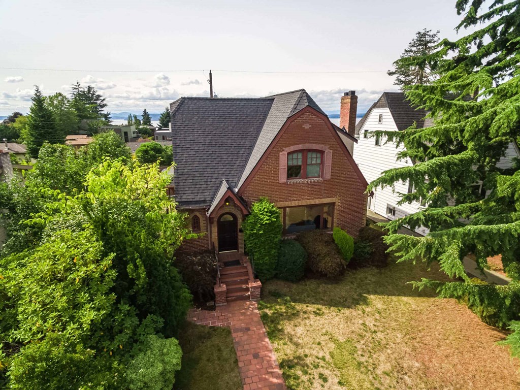 Seattle Home with Newly Replaced Composite Roof