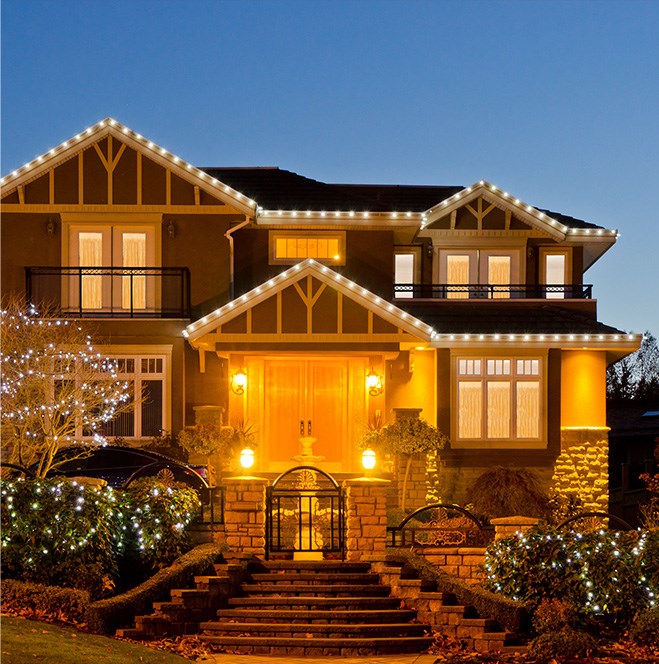 free estimates on holiday light installation in Kent, WA