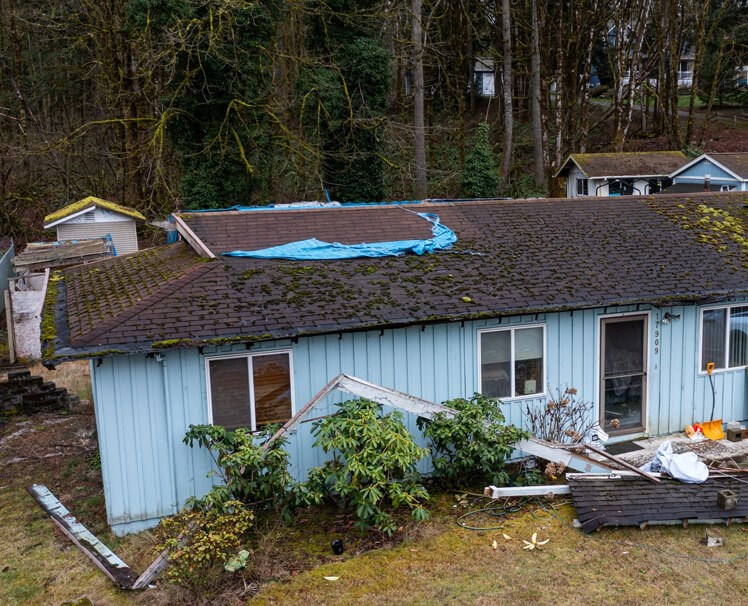 Seattle roofing contractors help with insurance claims
