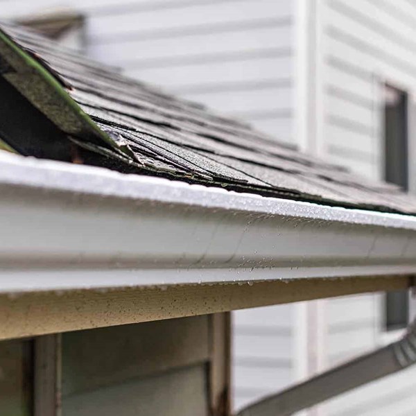 Gutter replacement in Seattle, WA