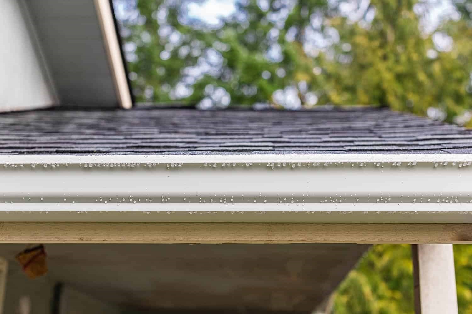 Gutter replacement in Seattle, WA