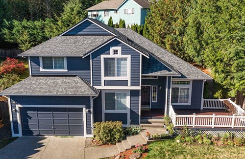 Estate Gray shingle roof installation project in North Bend, Washington