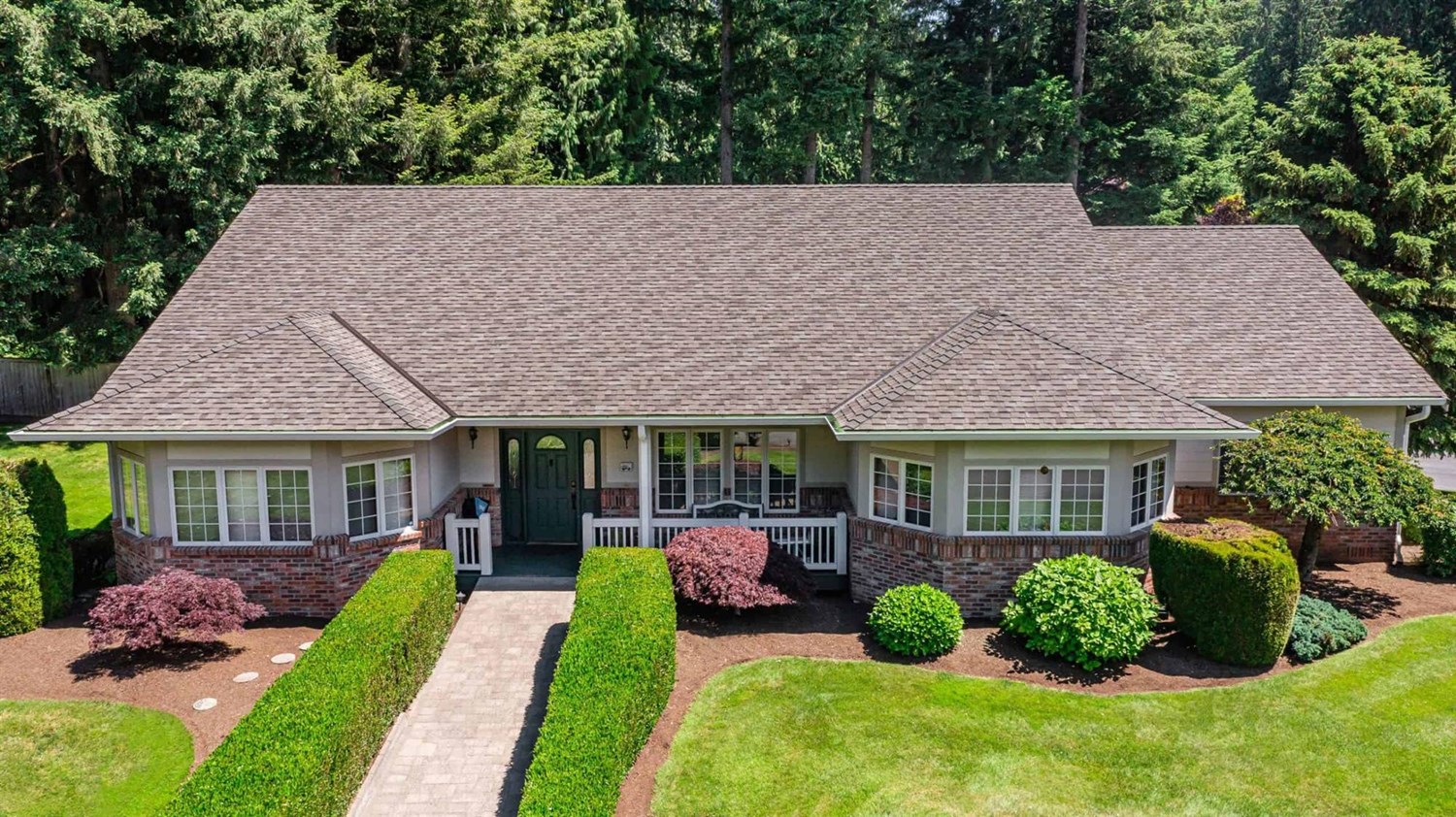Woodinville, Washington sycamore roof replacement project