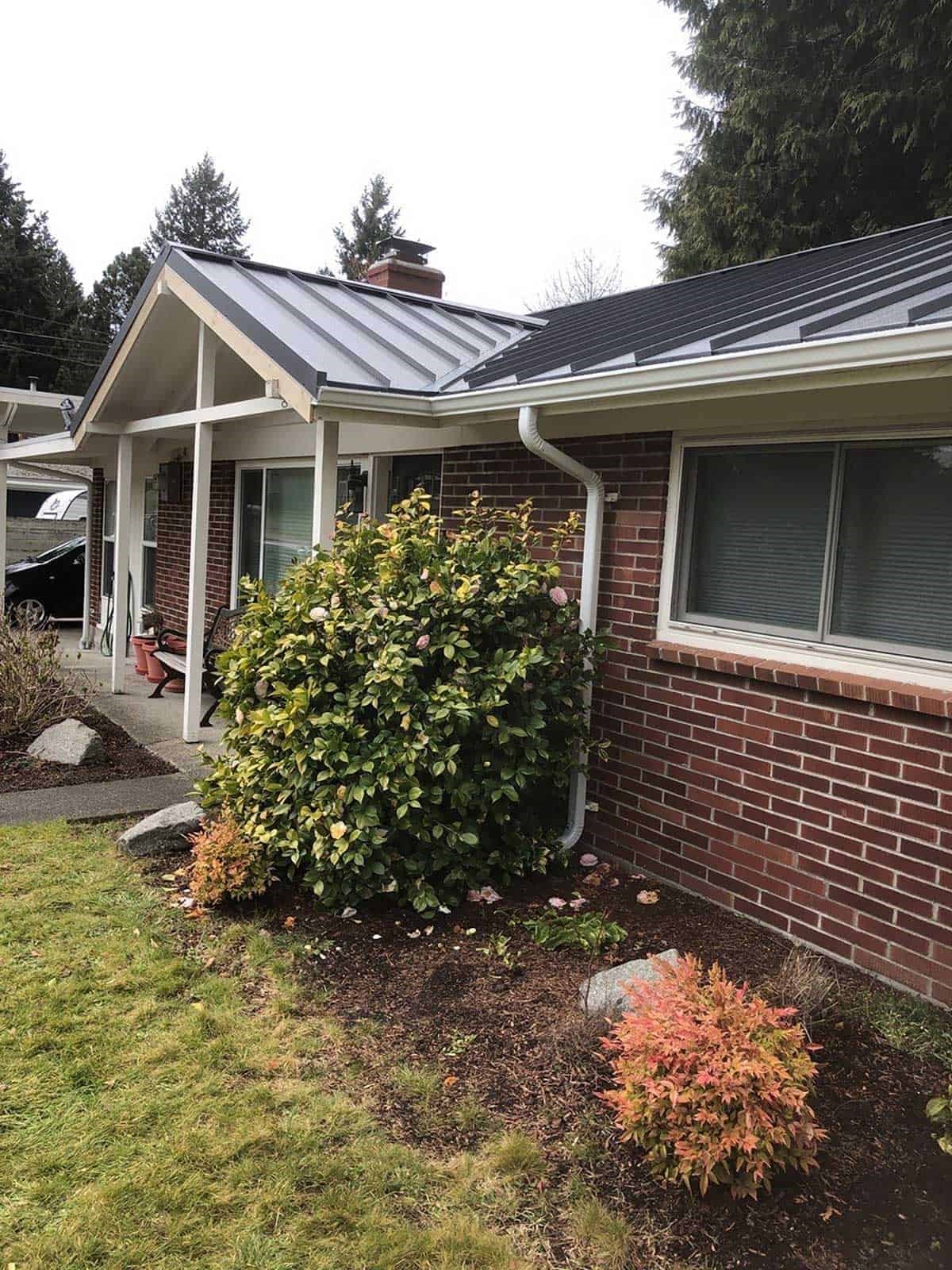 Auburn Standing Seam Metal Panel in Old Town Gray