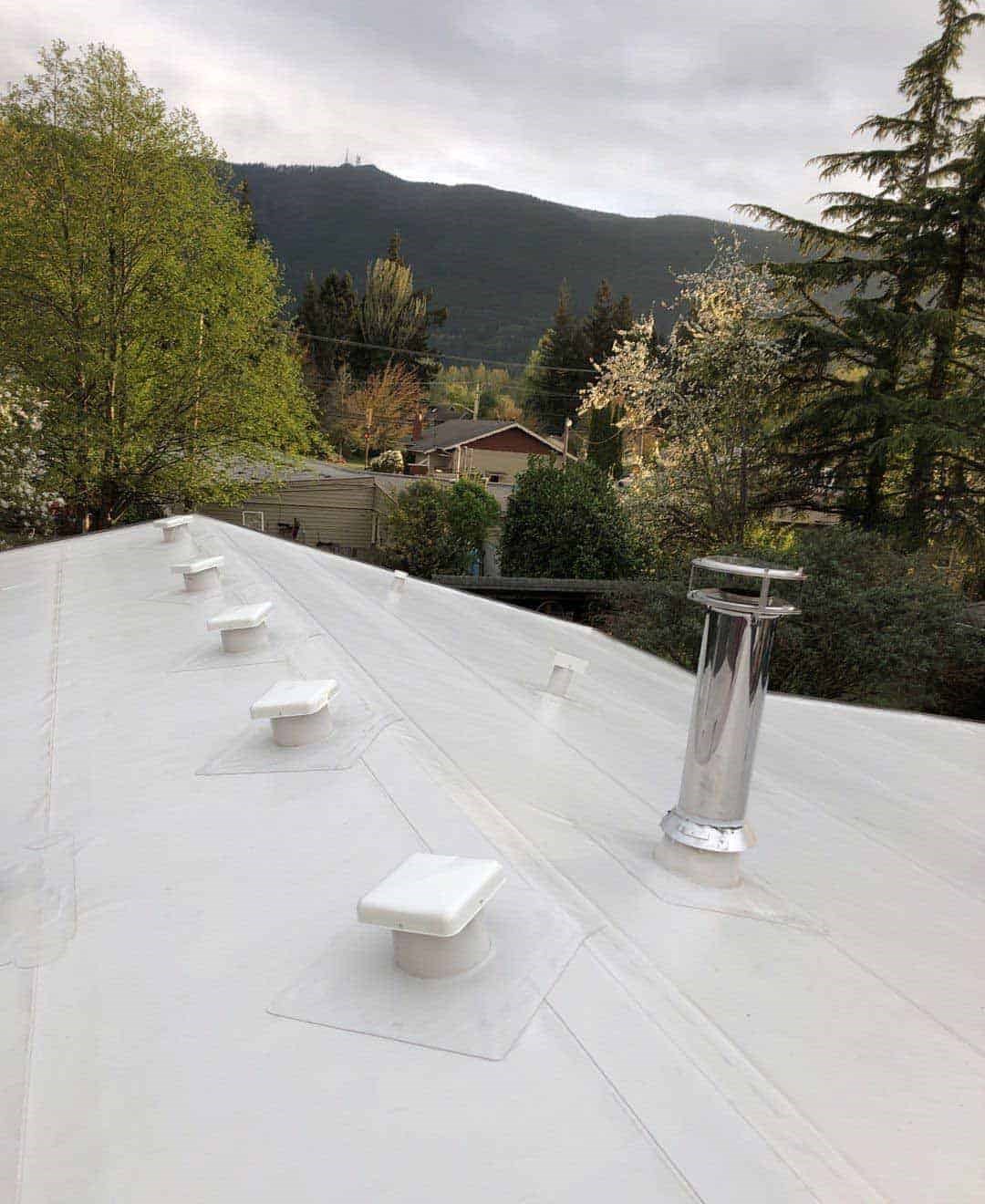 White PVC roof installed in North Bend, WA