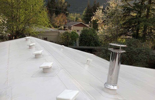 White PVC roof installed in North Bend, WA
