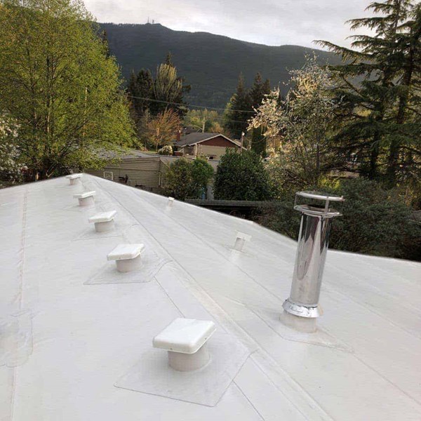 White PVC roof installed in North Bend, WA